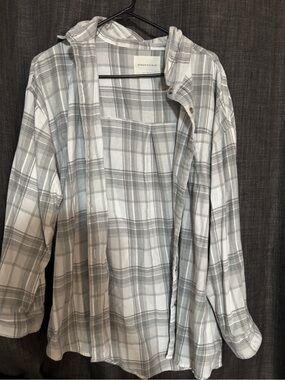Aeropostale Gray & White Plaid Shirt